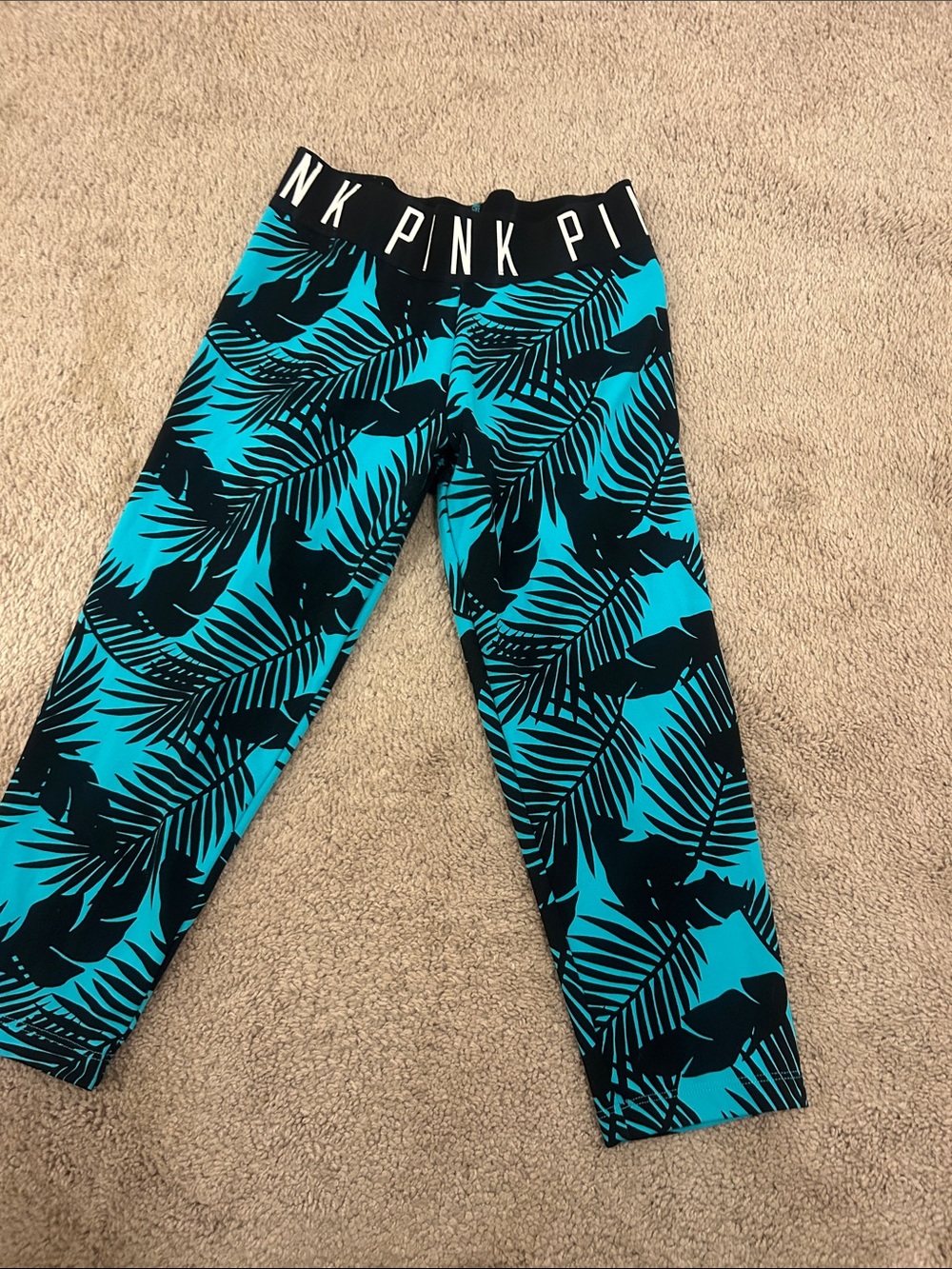 PINK Victoria's Secret Teal & Black Palm-Print Leggings CAPRI